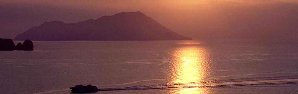 sunset_plaka_2005_4_03.jpg